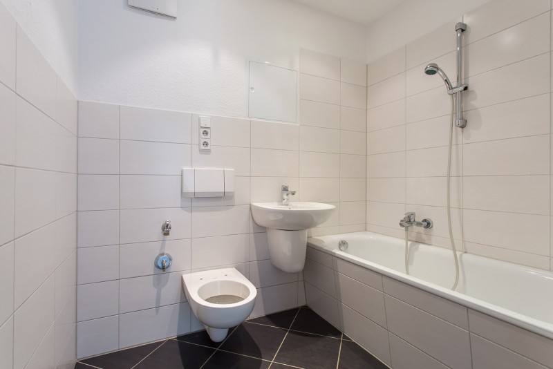 Bad - Hübsche 3-Raum-Wohnung – gemütlich und hell !!