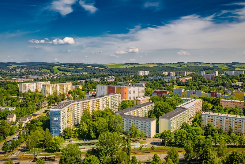 Luftaufnahme vom Wohngebiet - Hübsche 3-Raum-Wohnung – gemütlich und hell !!