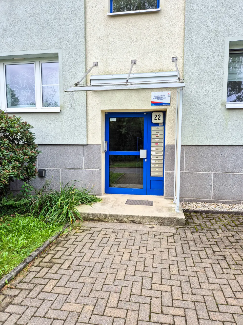 Building Entrance - Brief Description 3250/4/52