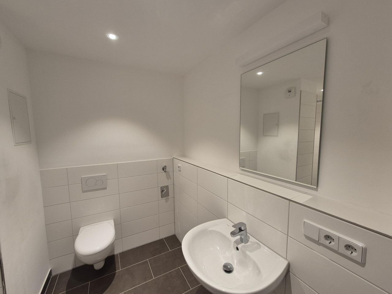 Barrierefreie 2-Raum Wohnung mit großem Balkon und Aufzug - Foto 3