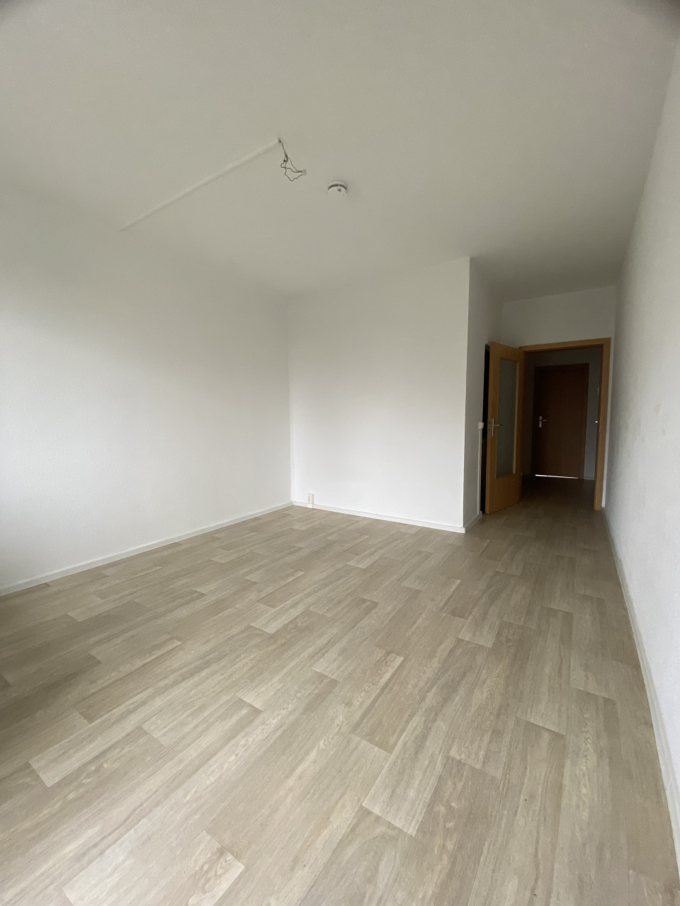 Wohnzimmer - Einziehen leichtgemacht: die Einbauküche ist schon da