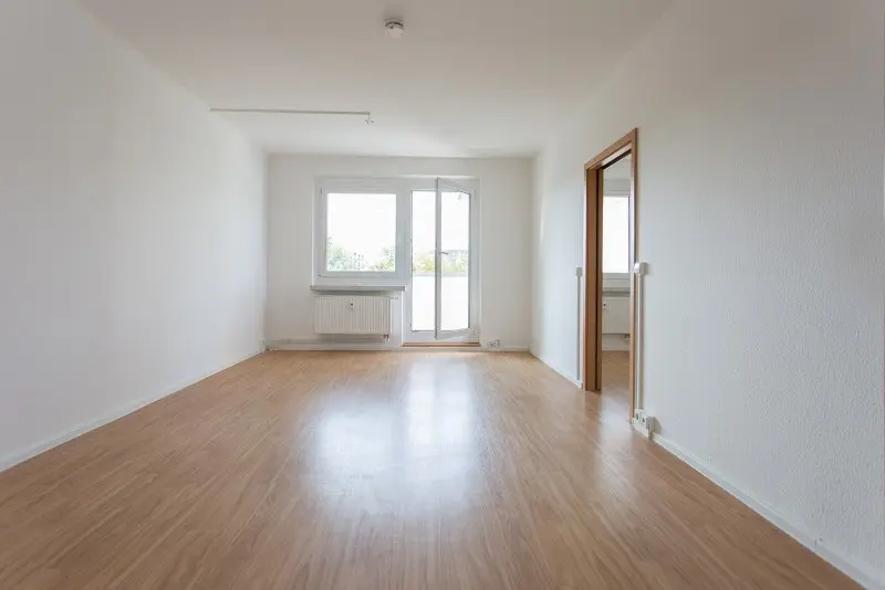 Wohnzimmer - Mit Kind einziehen – 5 % Kinderrabatt erhalten