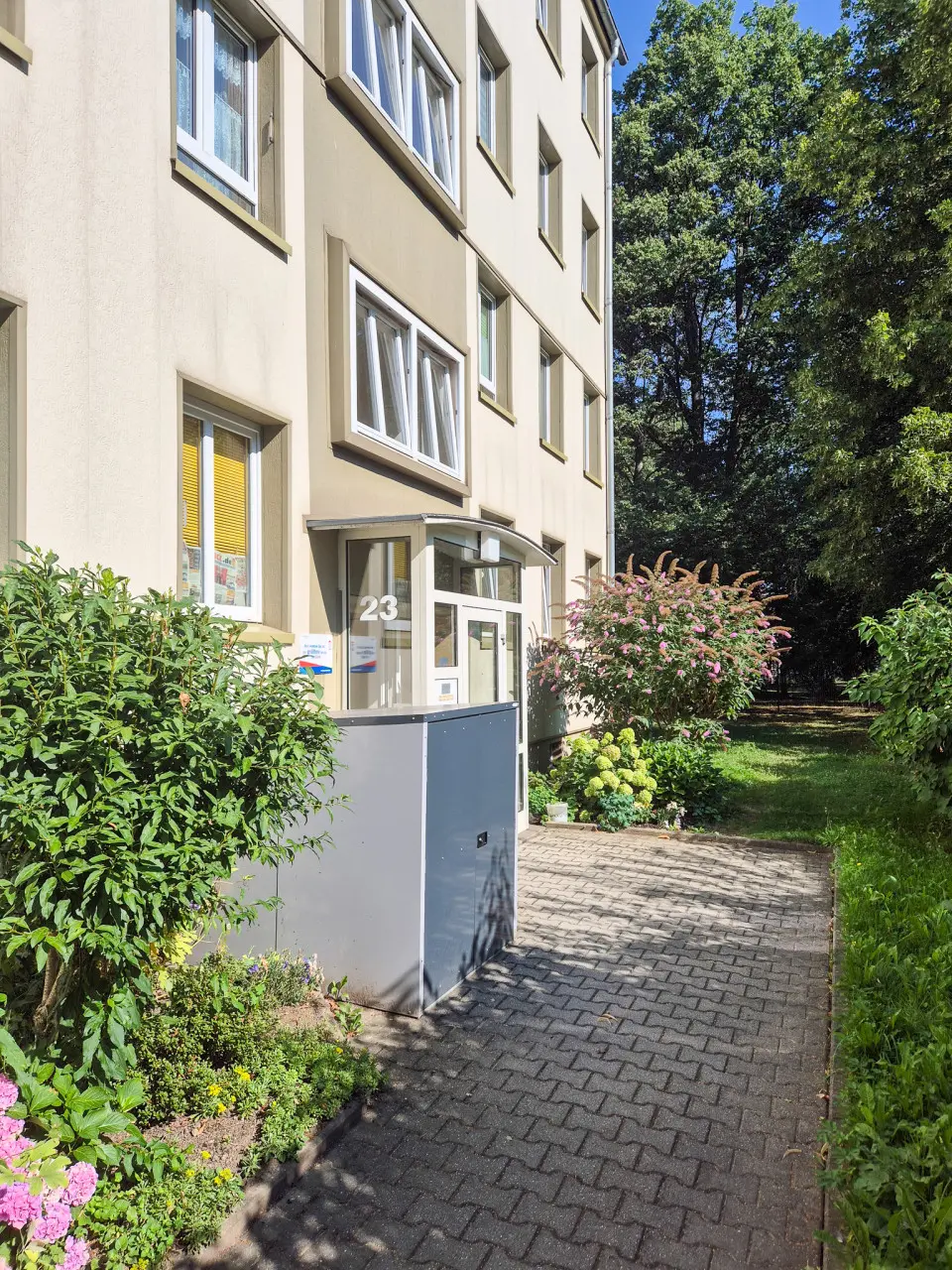 Hauseingang - Erstbezug nach Komplettrenovierung