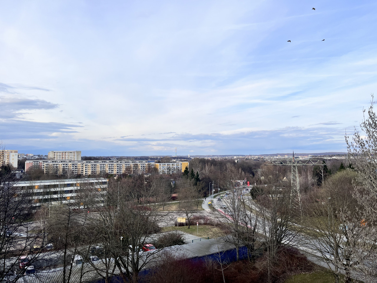 Schlafzimmerausblick - XXL-Balkon & frisch renoviert – 2-Raum-Wohnung mit Wohlfühlfaktor