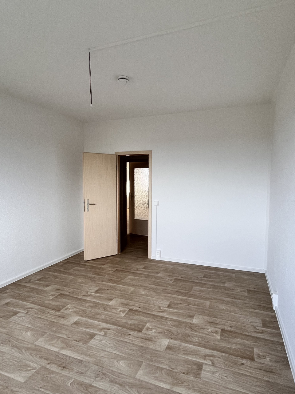 Schlafzimmer - XXL-Balkon & frisch renoviert – 2-Raum-Wohnung mit Wohlfühlfaktor