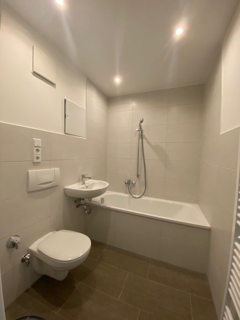 3-Raum Whg. mit umgebauter Küche/Fenster sowie HWR - Foto 1