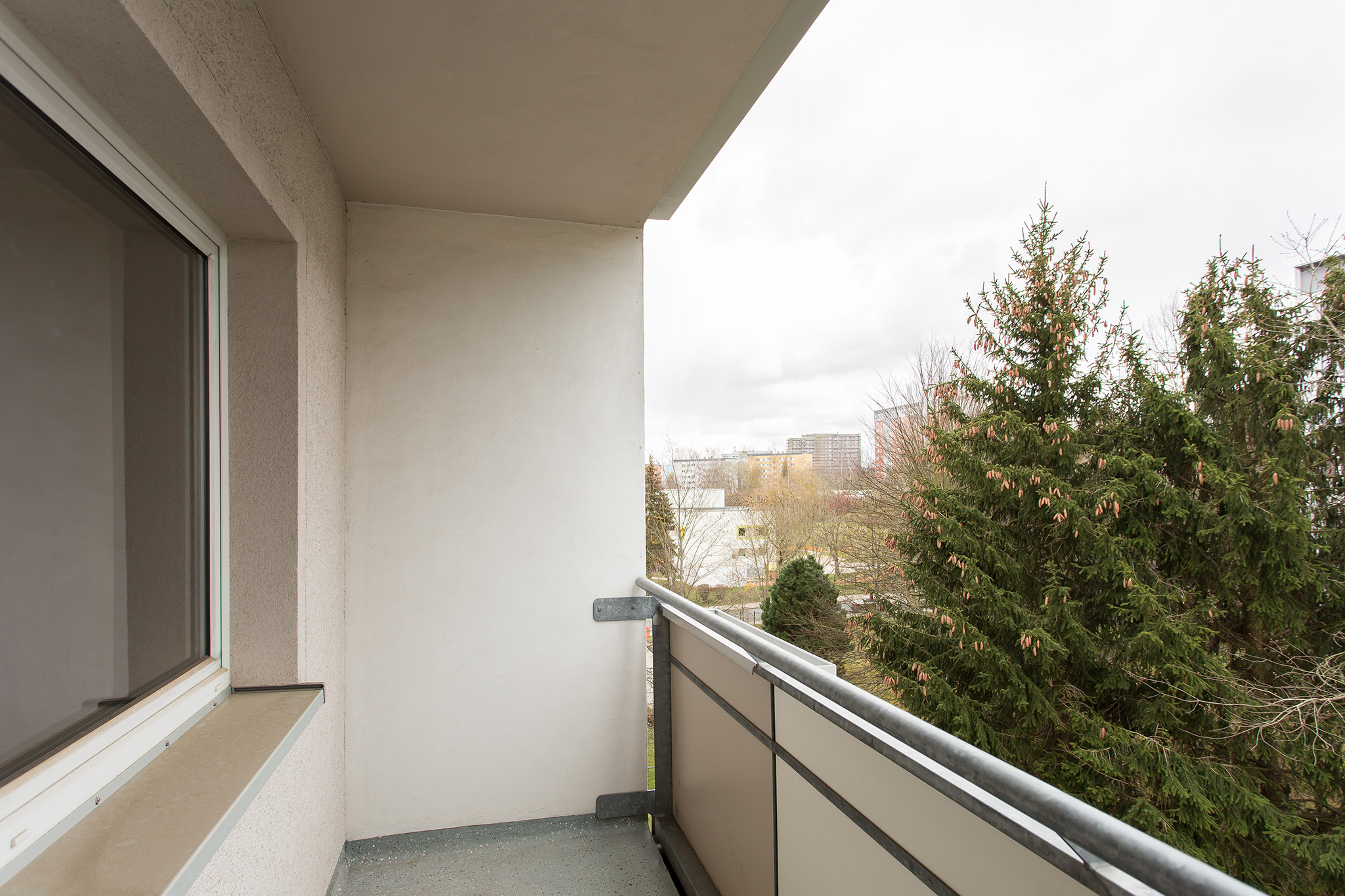 Balkon - Frisch renoviert – 4-Raum Wohnung in toller Lage