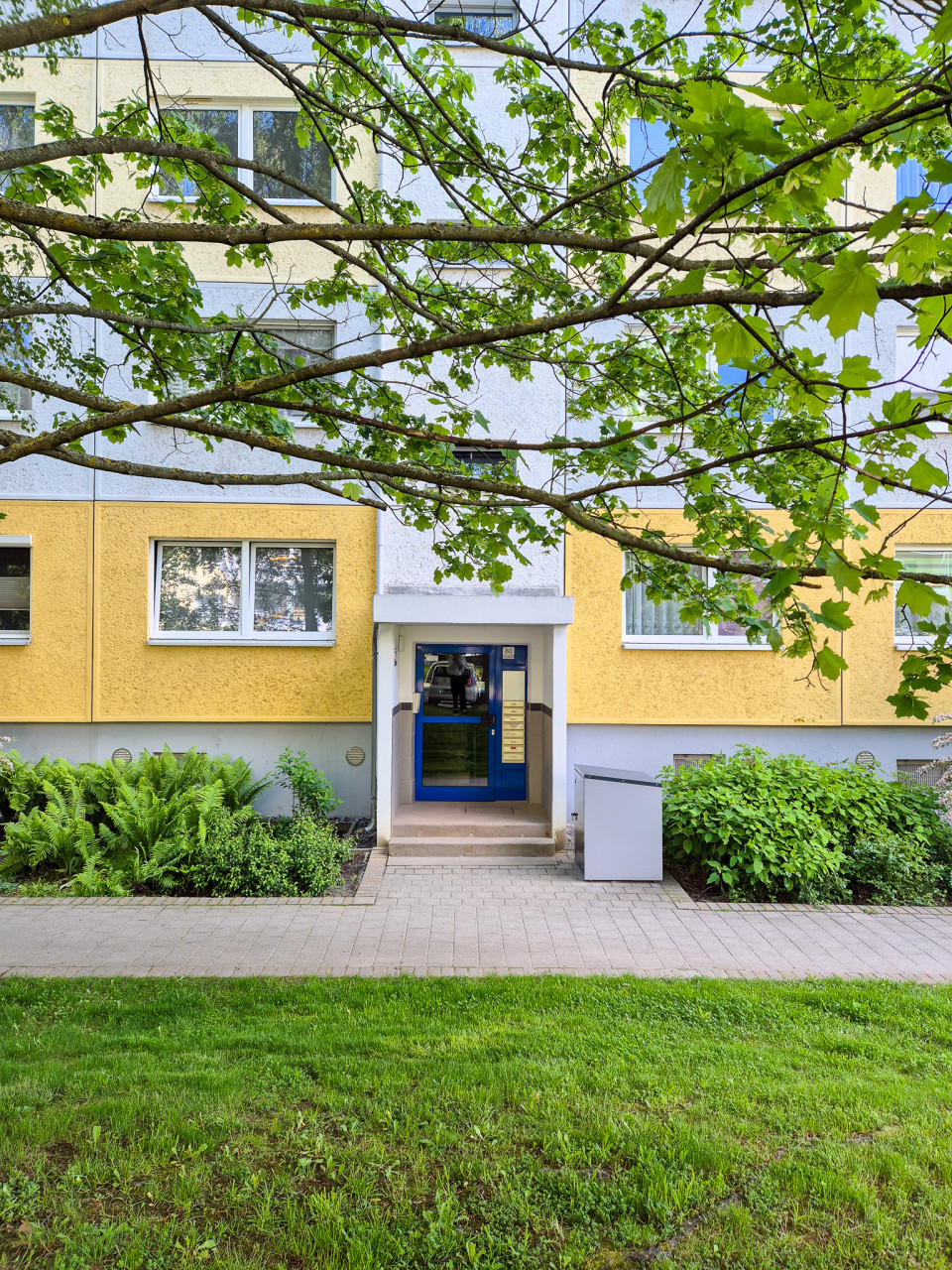 Hauseingang - 2-Raum-Whg. mit Erzgebirgsblick