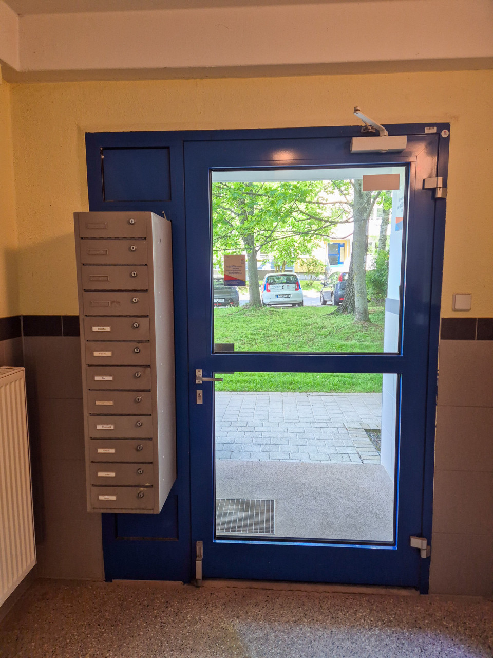 Hauseingang - 2-Raum-Whg. mit Erzgebirgsblick