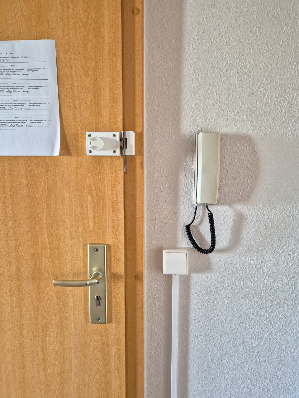 Wohnungstür - 2-Raum-Whg. mit Erzgebirgsblick